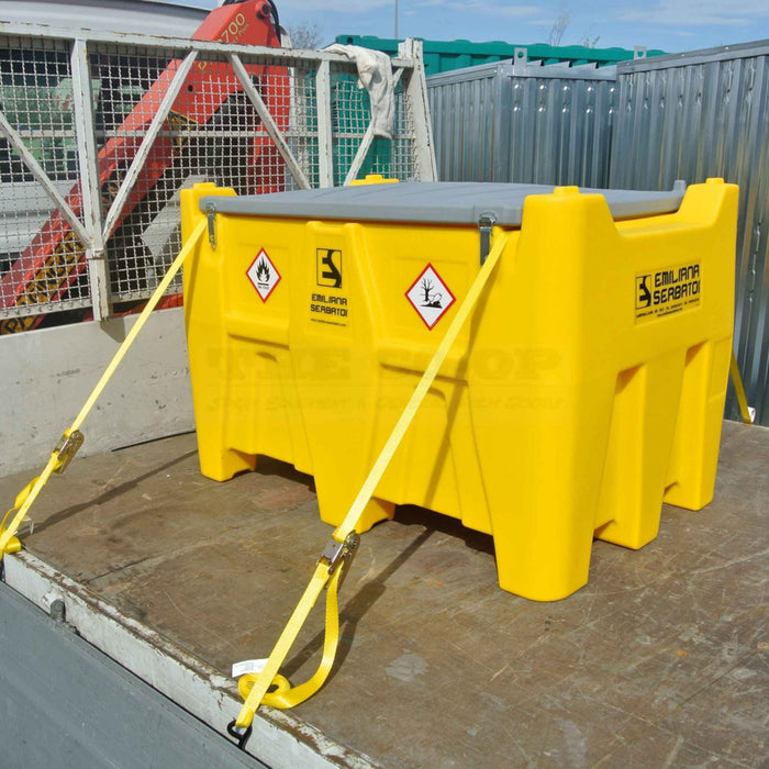 12 volt Diesel CARRYTANK® 440L on tray of service vehicle 
