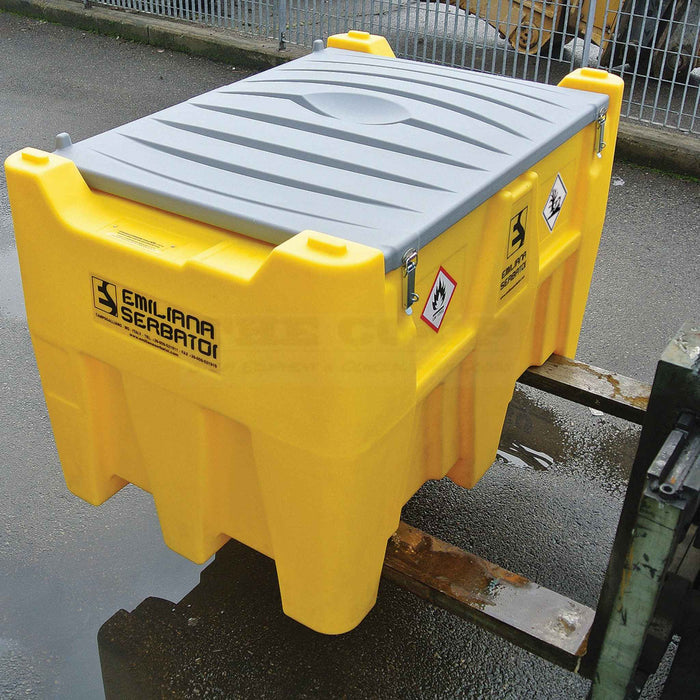 12 volt Diesel CARRYTANK® 440L being transported on forklift
